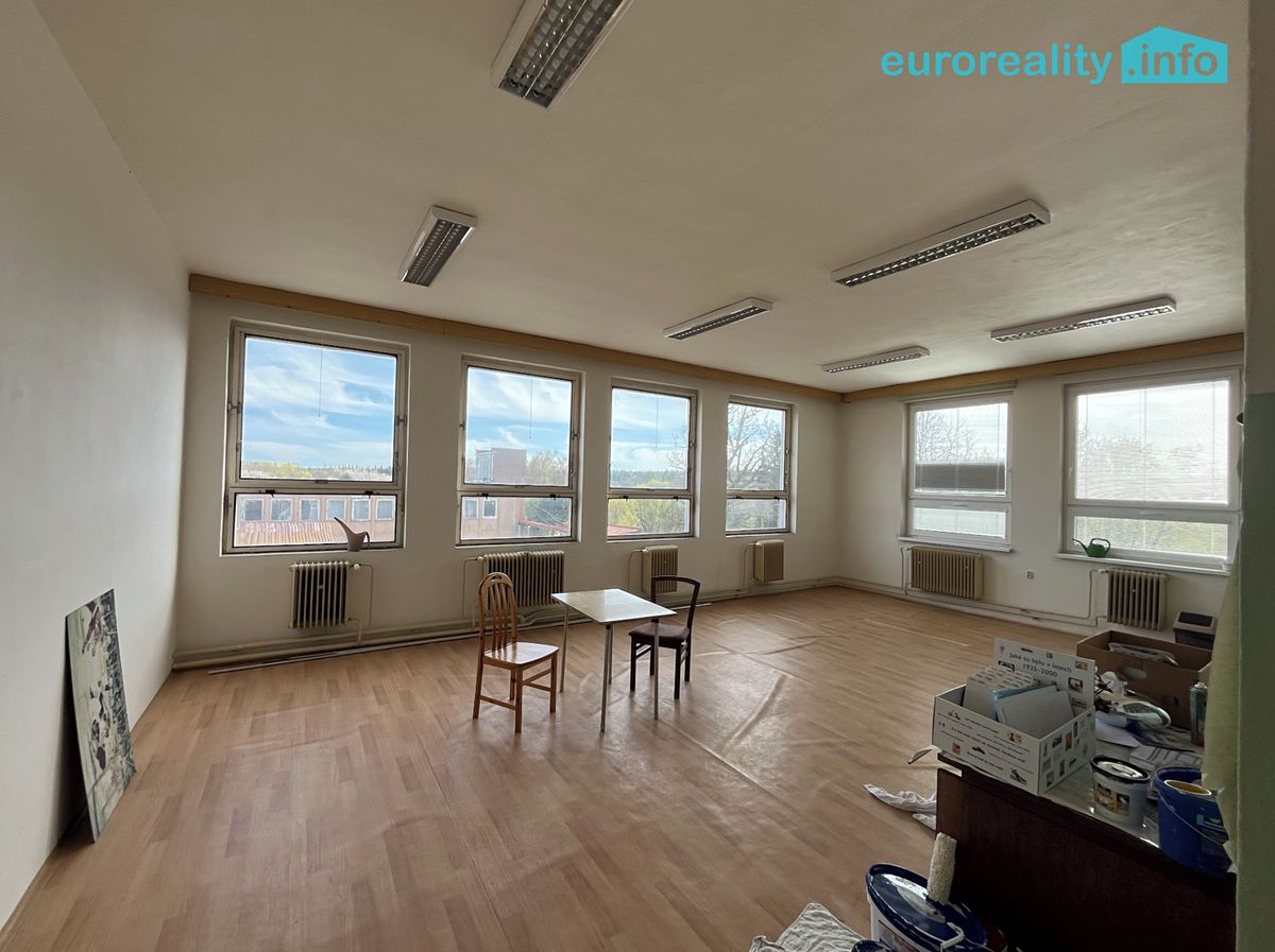 Pronájem kanceláře 64 m² – fotografie 4