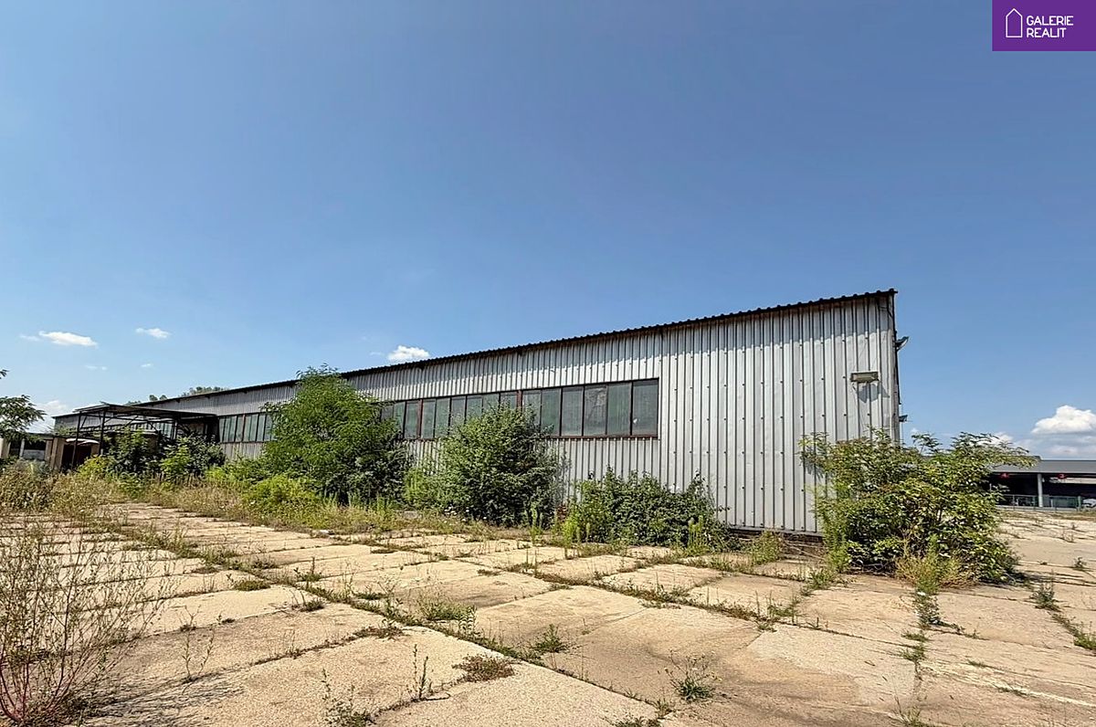 Pronájem skladového prostoru 15300 m²
