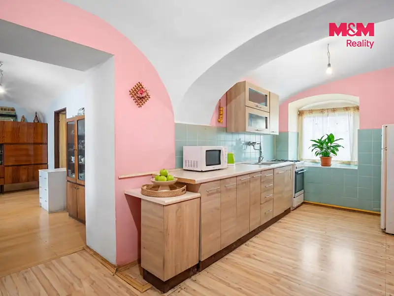 Prodej rodinného domu 376 m², pozemek 1174 m², Kladno – náhled fotky 2