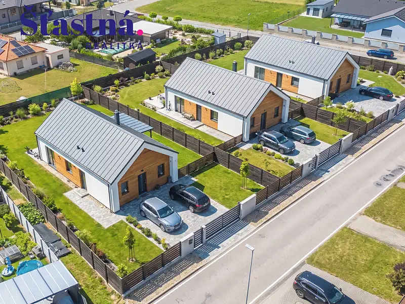 Prodej stavebního pozemku 1010 m², Dubné – náhled fotky 1