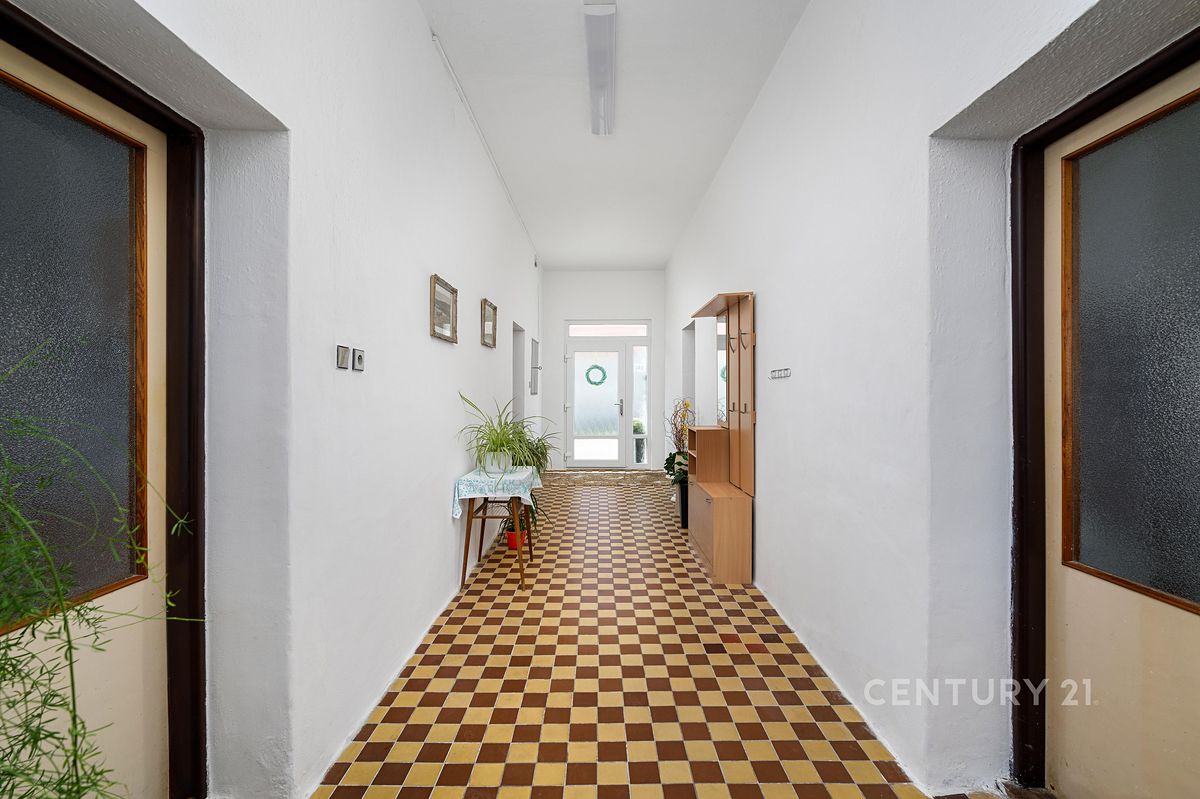 Prodej rodinného domu 150 m², pozemek 1008 m² – fotografie 5