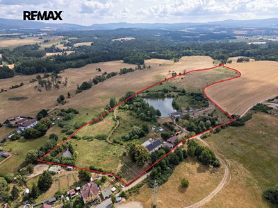Prodej  zemědělské usedlosti 900 m², pozemek 74 164 m²