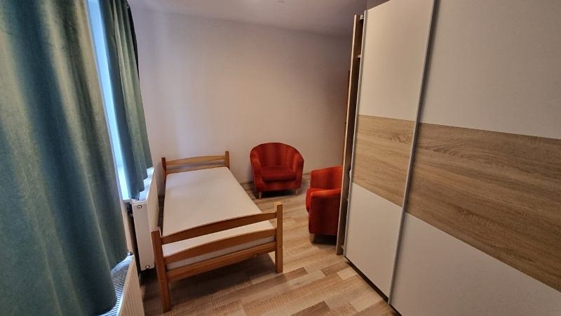 Pronájem bytu 6 pokojů a více 220 m² – fotografie 4