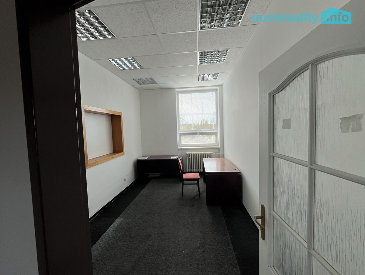 Pronájem kanceláře 23 m² – fotografie 3