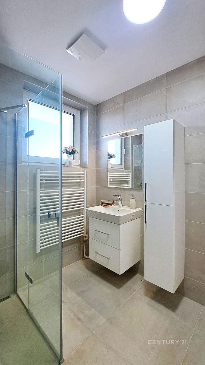 Pronájem bytu 2+kk 63 m² – fotografie 3