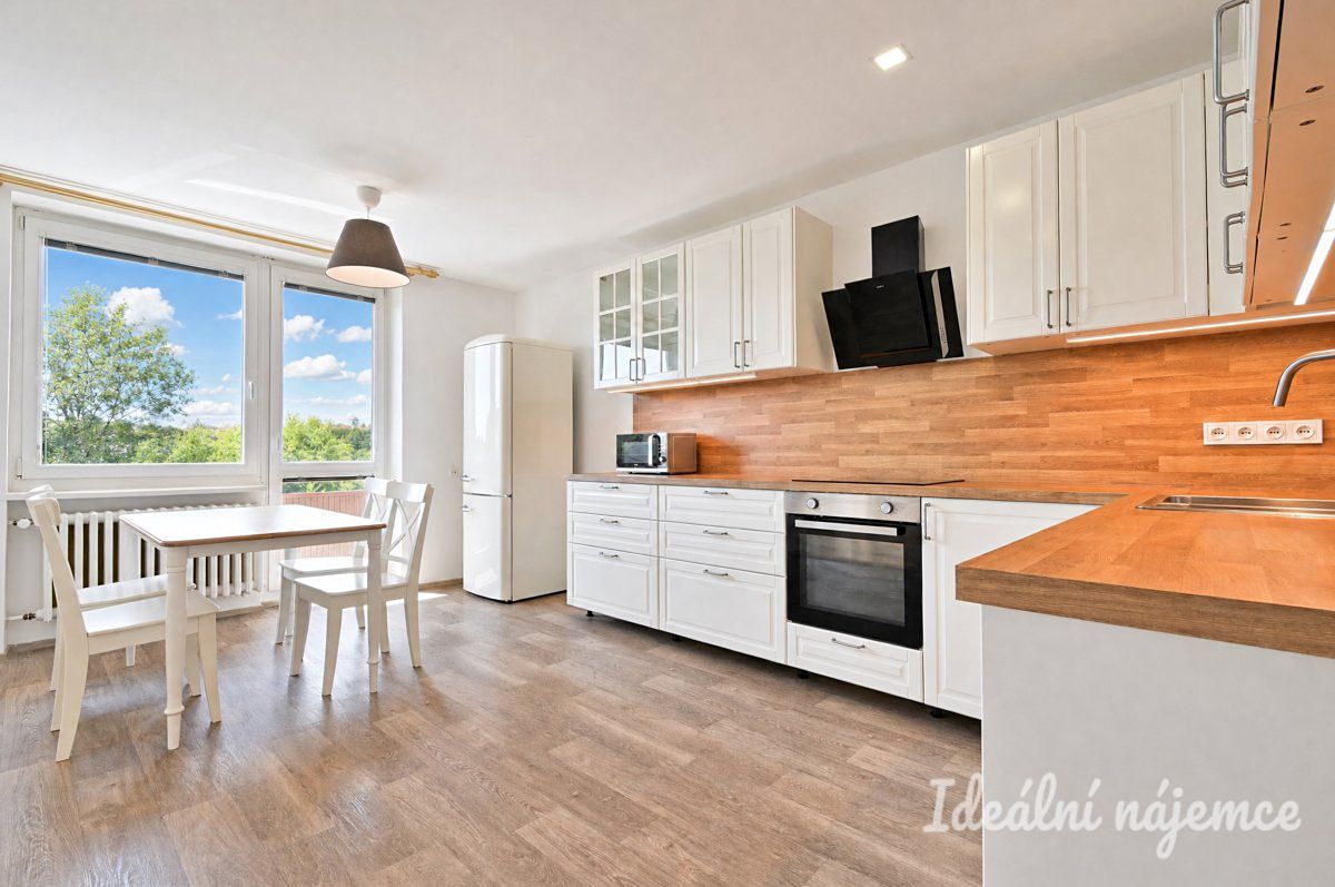 Pronájem bytu 3+kk 82 m²