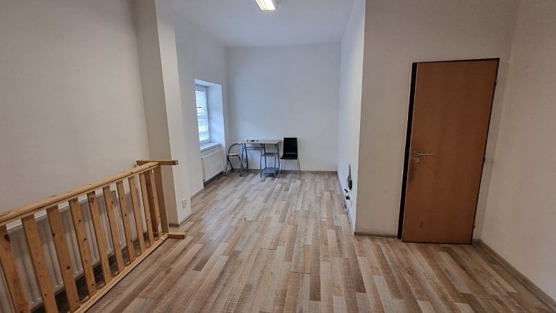Pronájem bytu 6 pokojů a více 220 m² – fotografie 5