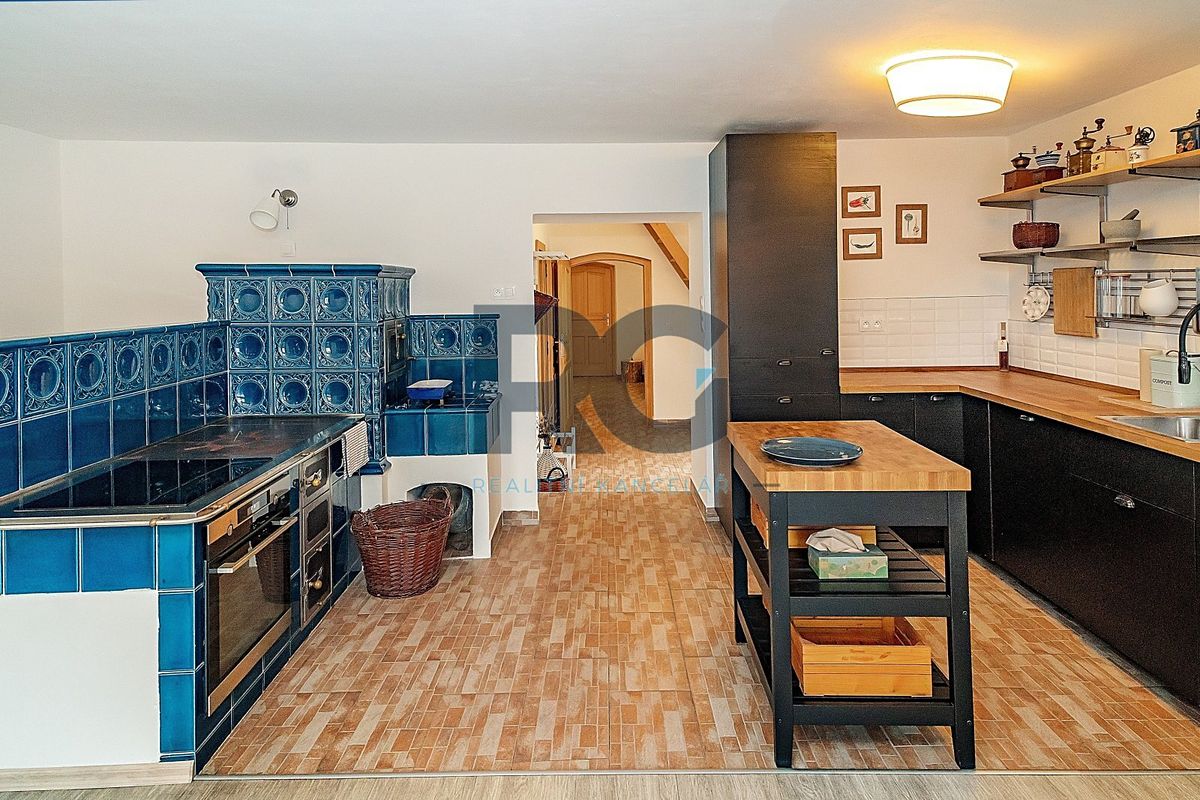 Prodej rodinného domu 174 m², pozemek 11512 m² – fotografie 2