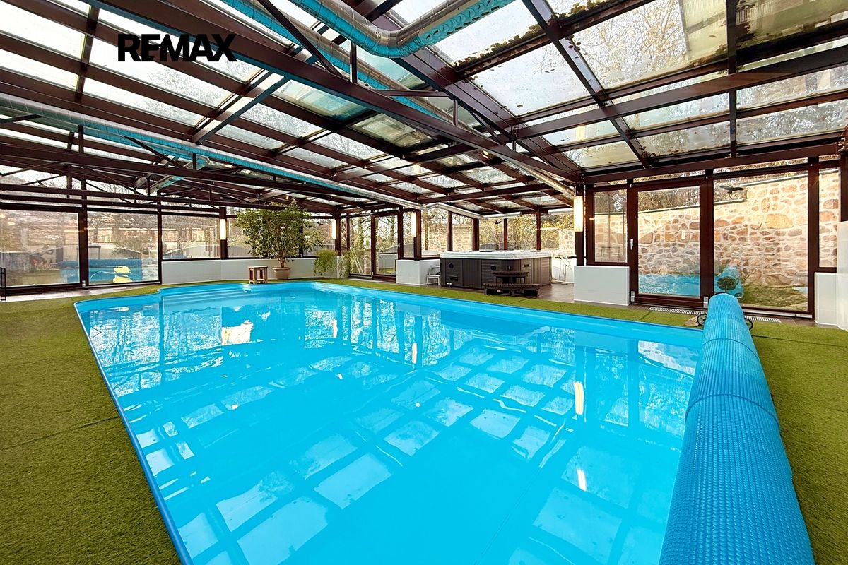 Prodej rodinného domu 650 m², pozemek 2968 m² – fotografie 3