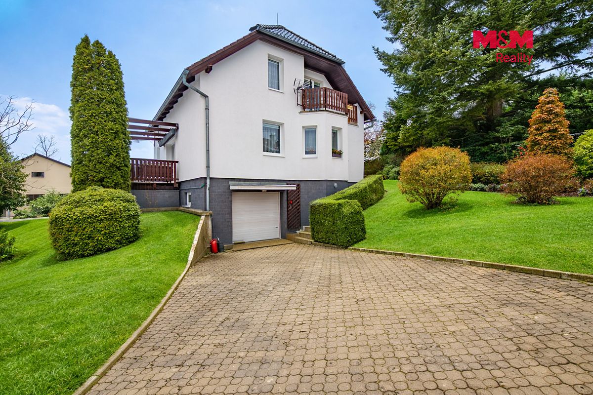 Prodej rodinného domu 229 m², pozemek 1015 m² – fotografie 3