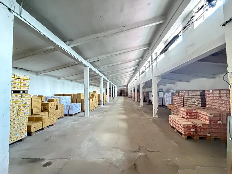 Pronájem skladového prostoru 500 m², Jenštejn – náhled fotky 1