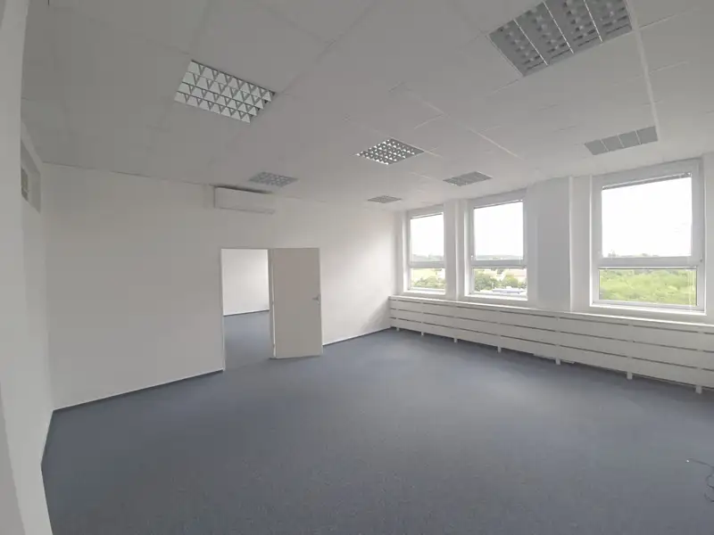 Pronájem kanceláře 63 m², Praha – náhled fotky 1
