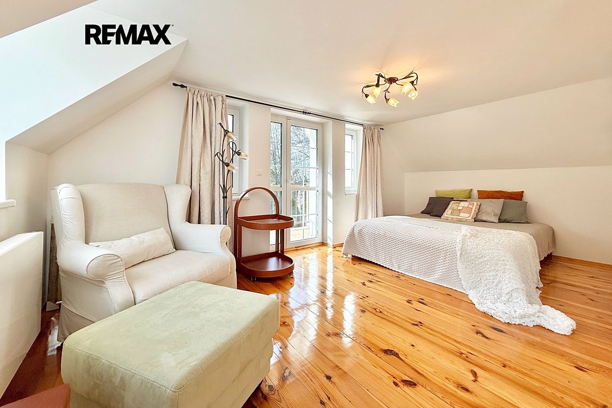 Prodej rodinného domu 650 m², pozemek 2968 m² – fotografie 2