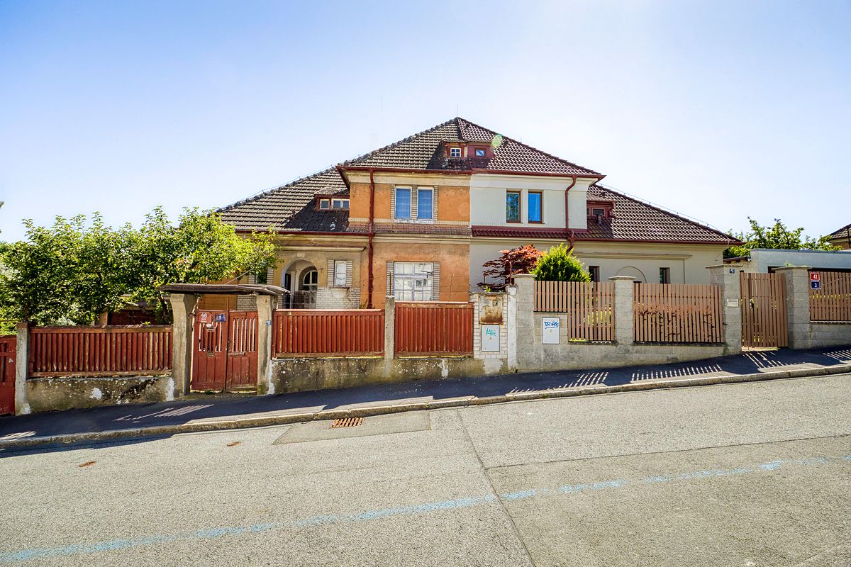 Prodej vily 480 m², pozemek 784 m² – fotografie 2