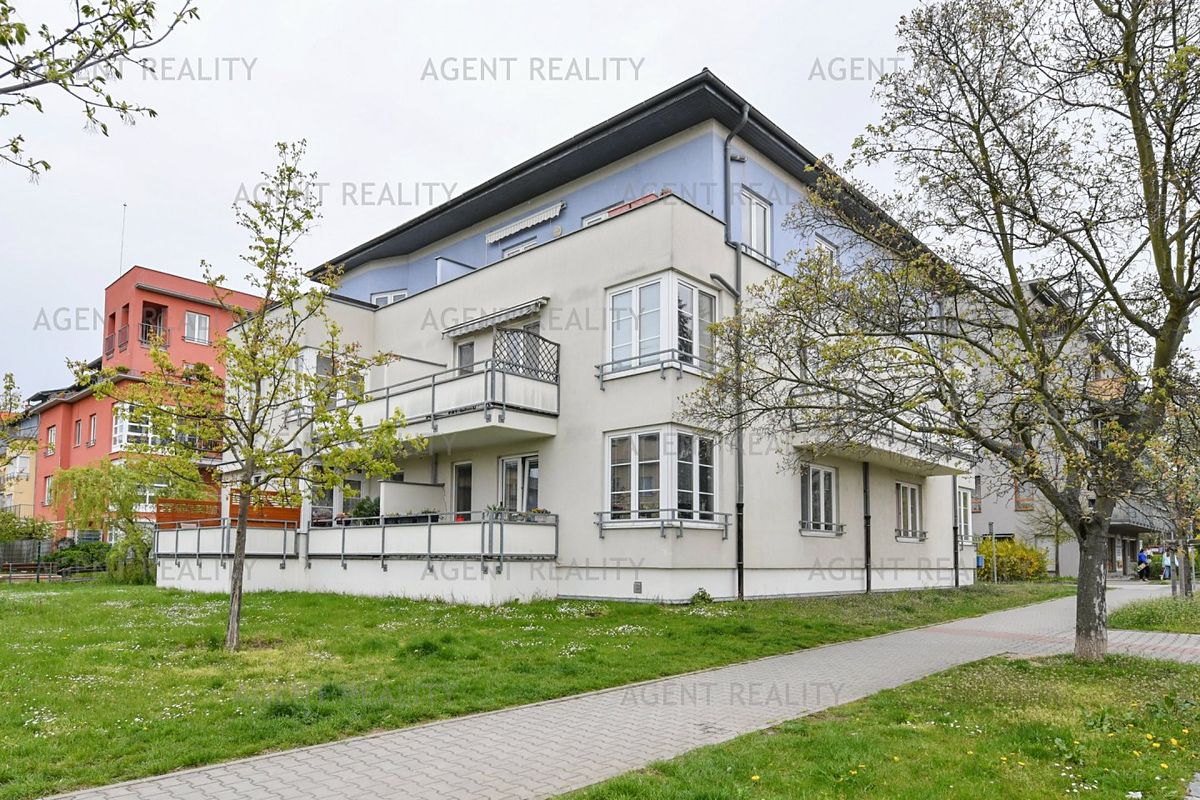 Pronájem bytu 1+kk 35 m²