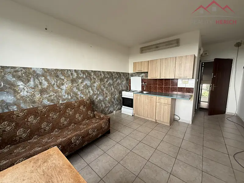 Pronájem bytu 1+1 36 m², Chomutov – náhled fotky 1