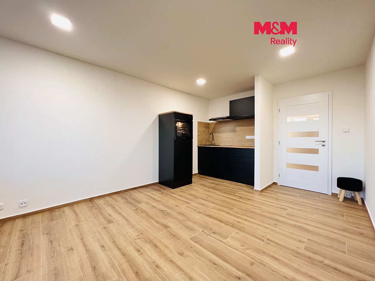 Pronájem bytu 1+kk 28 m²