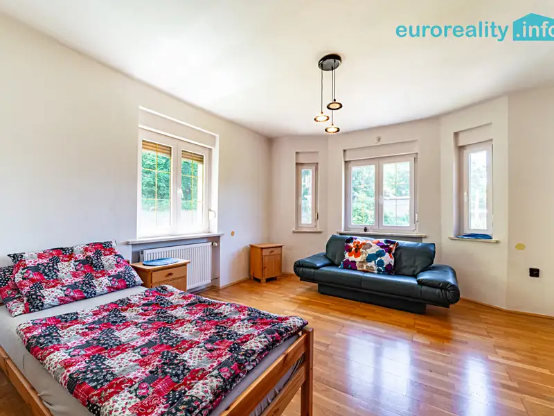 Pronájem rodinného domu 210 m², pozemek 1068 m², Aš – náhled fotky 3