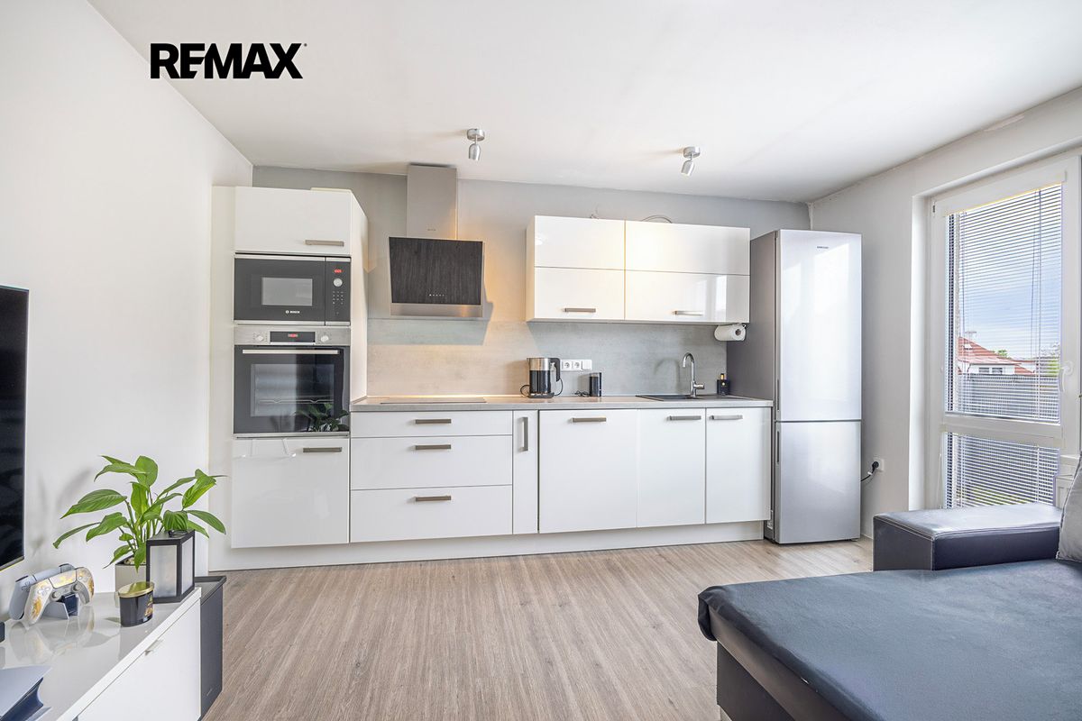 Prodej rodinného domu 215 m², pozemek 340 m² – fotografie 4