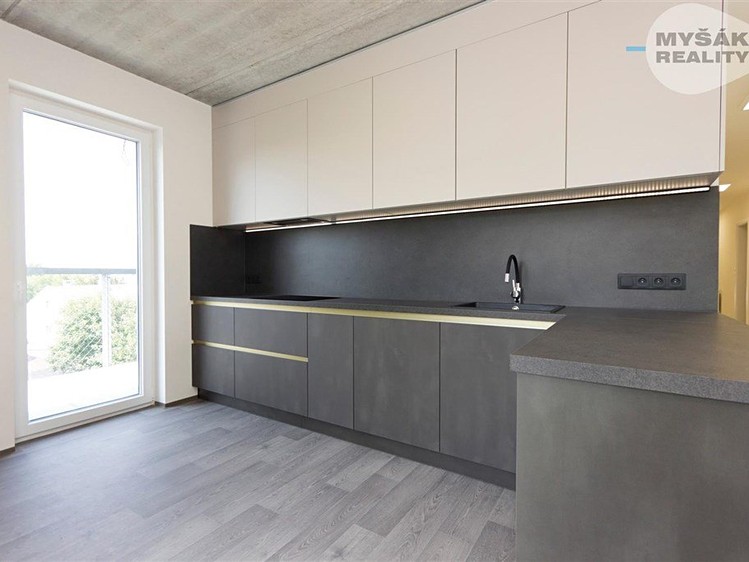 Квартира 4+kk на продаж, 148 м² (5 з 44)