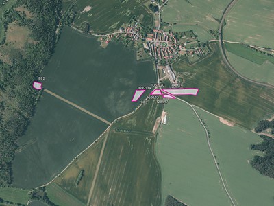 Prodej  pole 13 772 m²