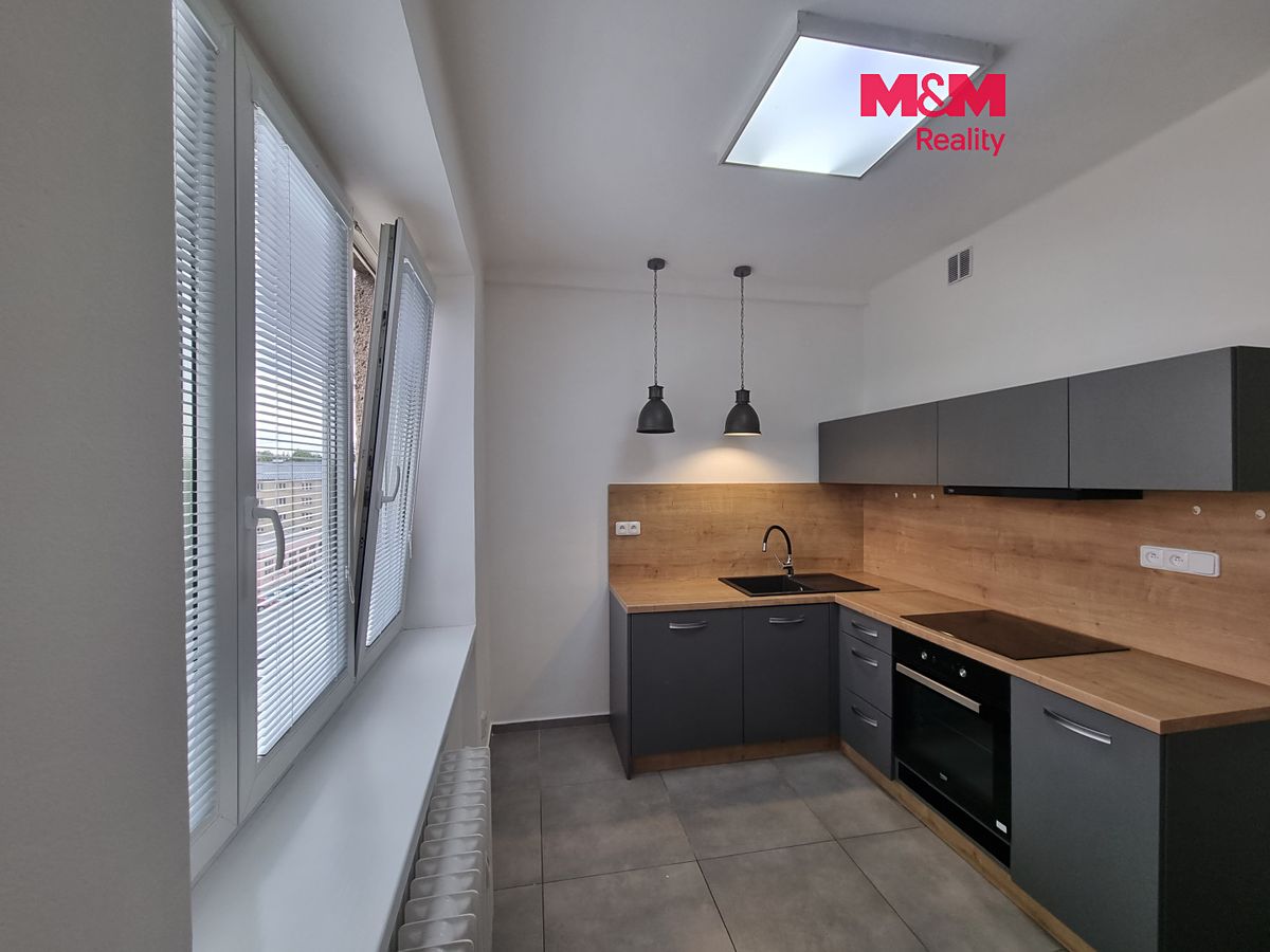 Pronájem bytu 1+1 38 m²