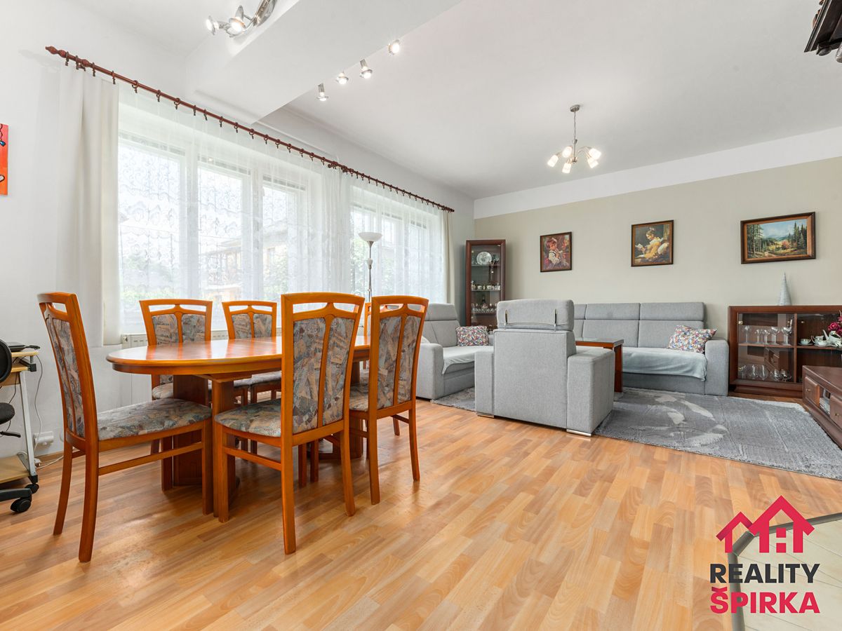 Prodej rodinného domu 160 m², pozemek 702 m² – fotografie 5