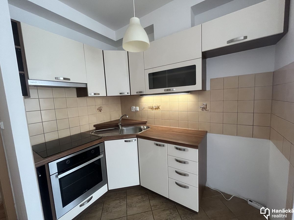 Pronájem bytu 2+kk 49 m² – fotografie 2
