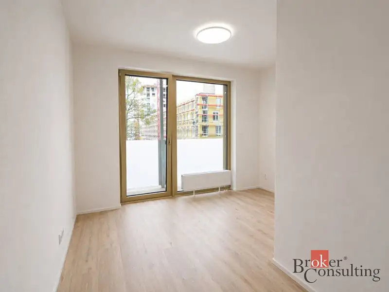 Pronájem bytu 1+kk 31 m², Plzeň – náhled fotky 2