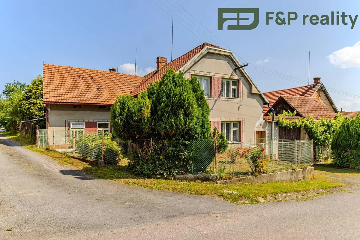 Prodej rodinného domu 300 m², pozemek 795 m²