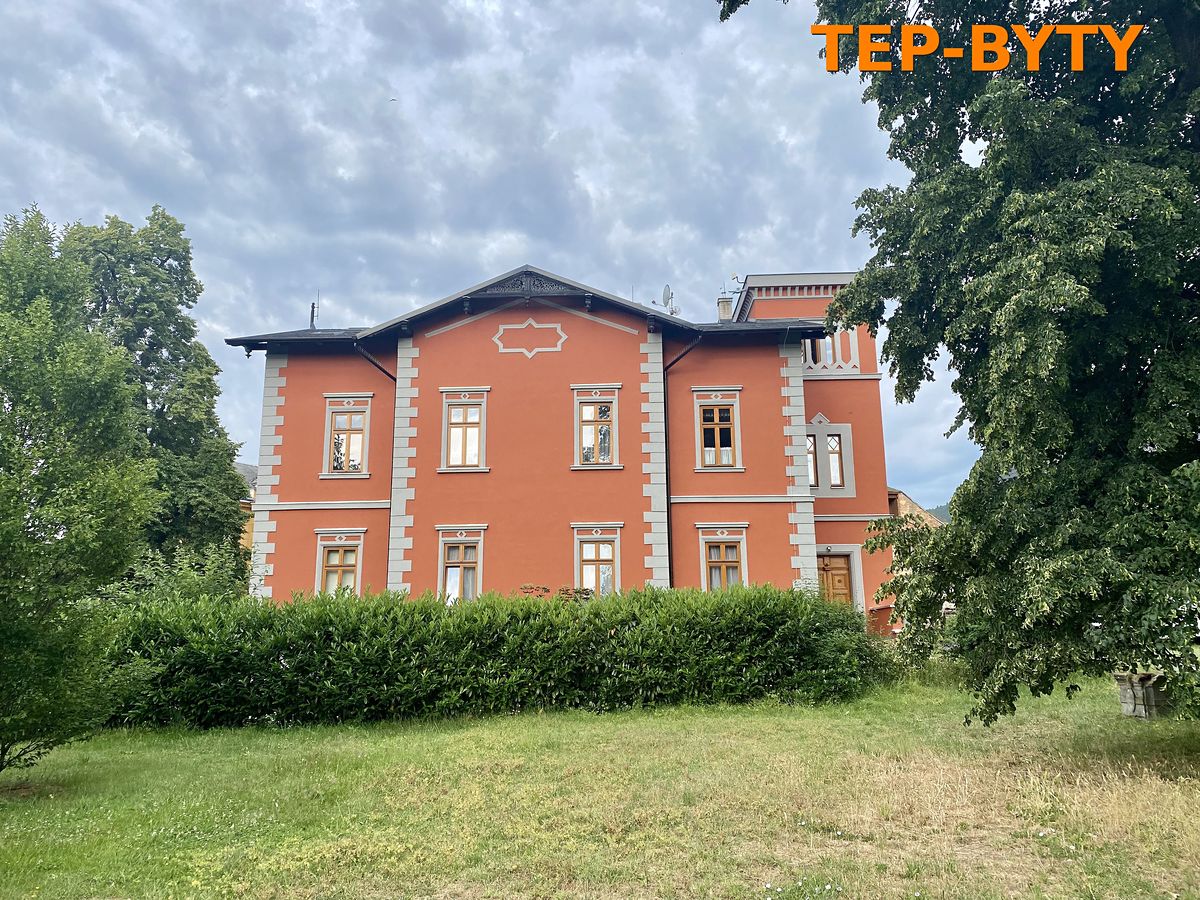 Prodej vily 900 m², pozemek 300 m² – fotografie 5