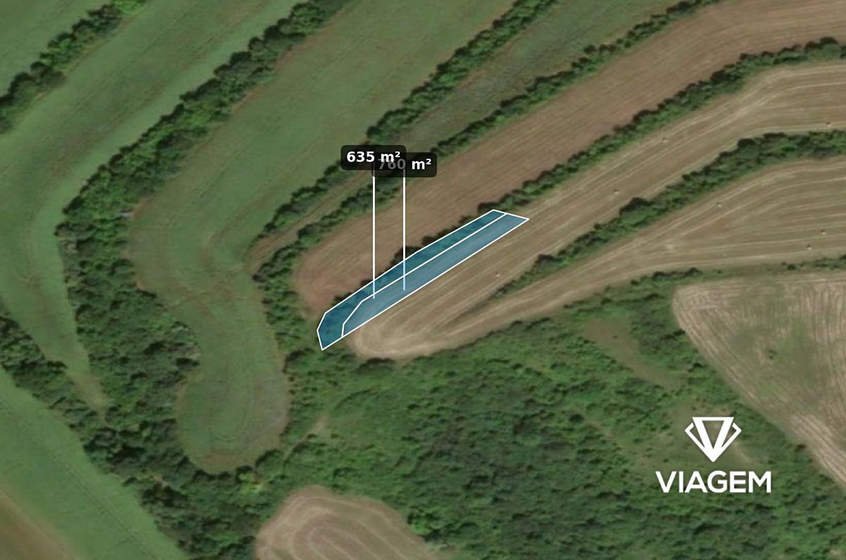 Prodej pole 1395 m²