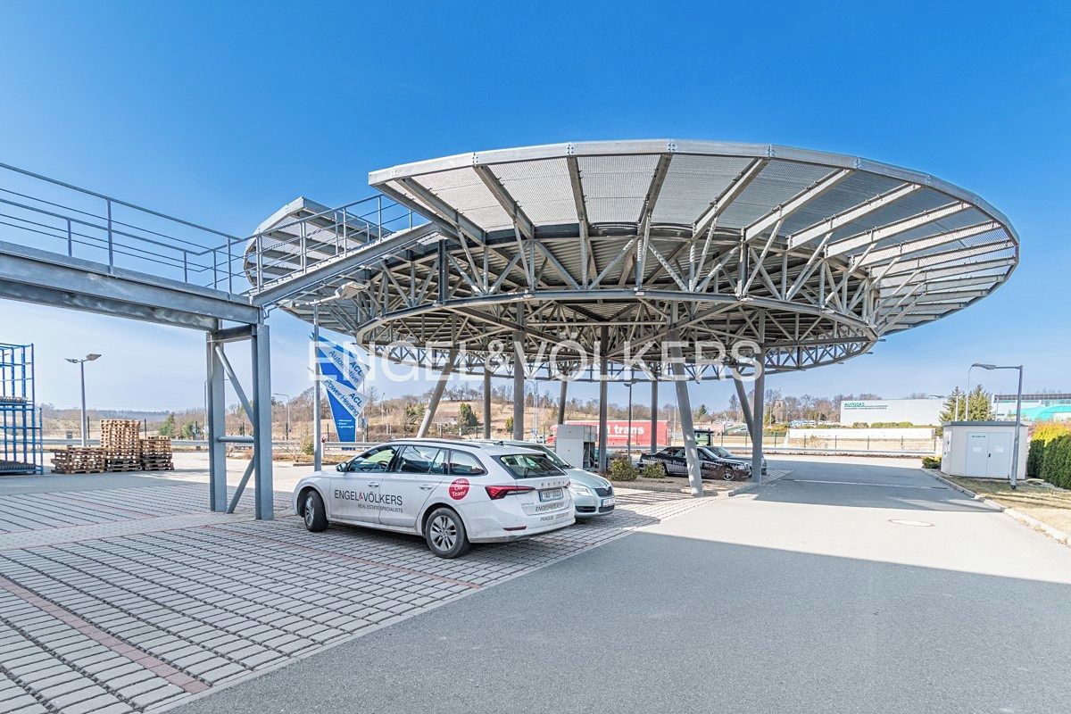 Pronájem skladového prostoru 144 m²