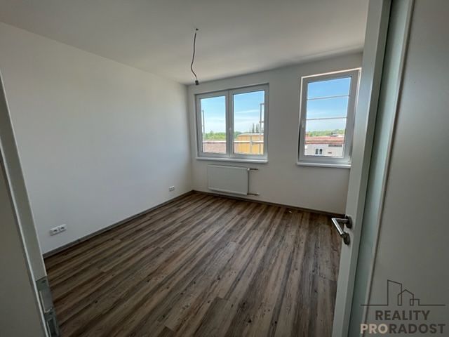 Pronájem bytu 2+kk 45 m² – fotografie 4