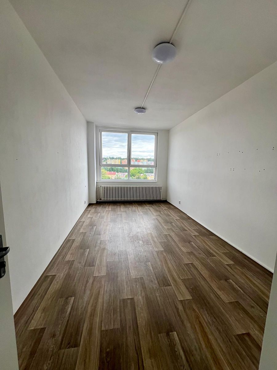Pronájem kanceláře 20 m² – fotografie 3