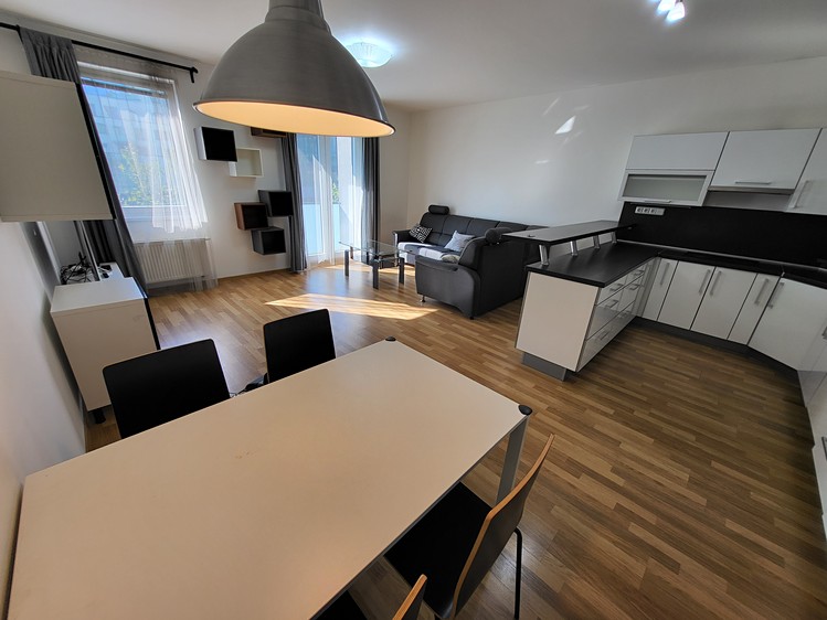 Квартира 3+kk в оренду, 89 м² (2 з 18)