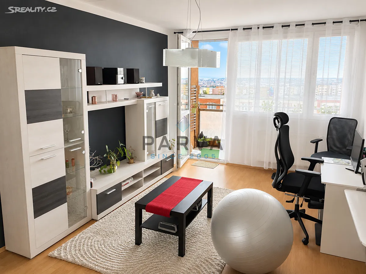 Pronájem bytu 3+1 62 m² – pohled 2