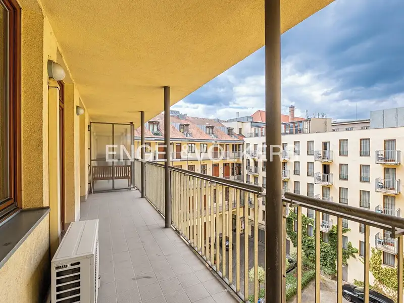 Pronájem kanceláře 147 m², Praha – náhled fotky 3