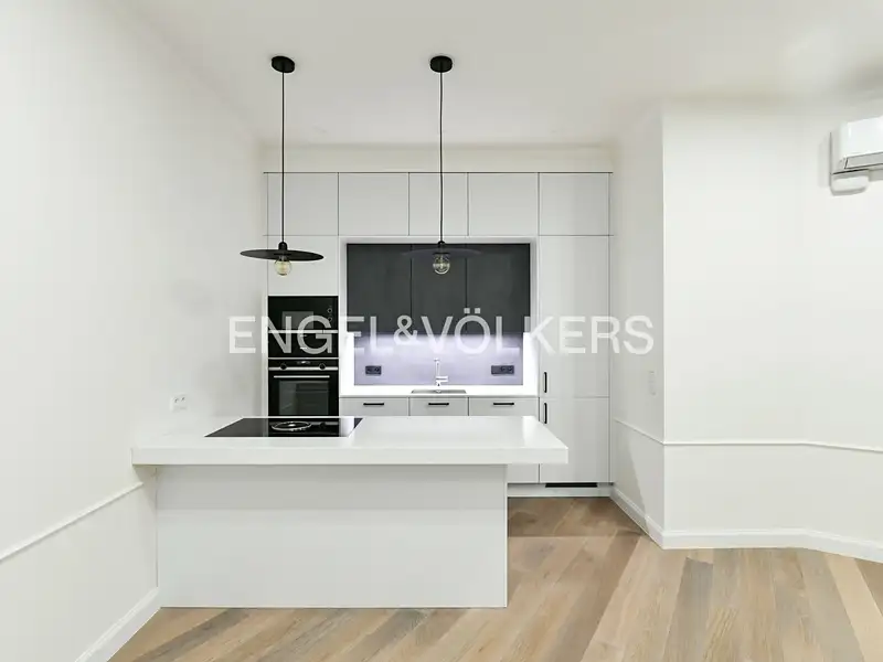 Pronájem bytu 4+kk 118 m², Praha – náhled fotky 2