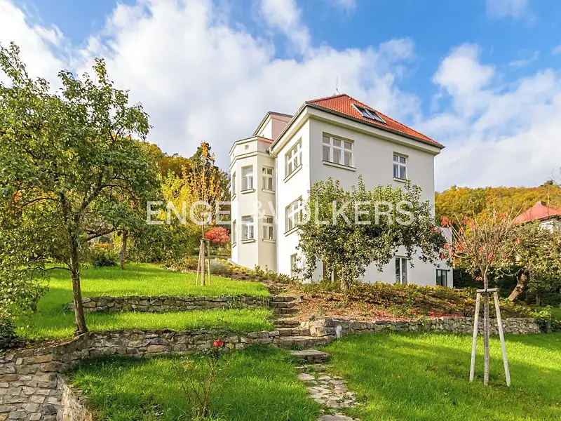 Pronájem vily 356 m², pozemek 1389 m², Černošice – náhled fotky 1