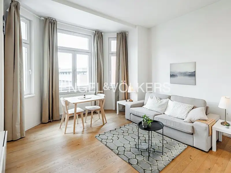 Pronájem bytu 2+kk 60 m², Praha – náhled fotky 1