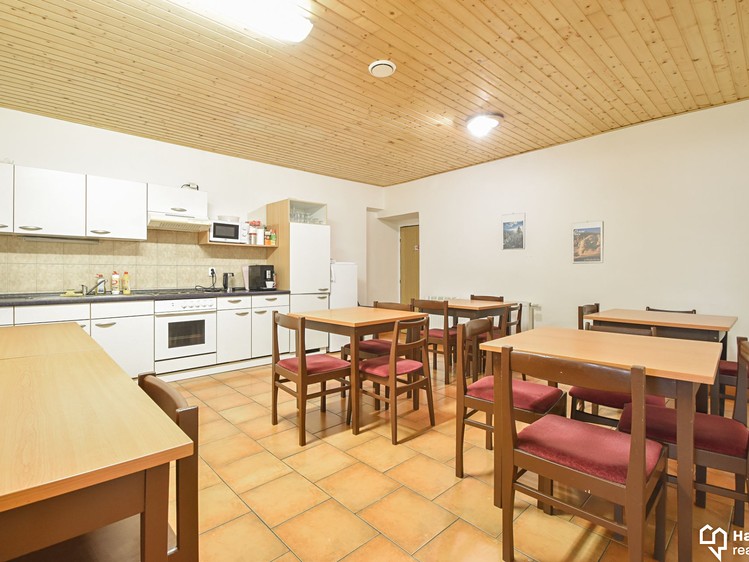 Комерційне приміщення на продаж, 1 271 м² (27 з 30)