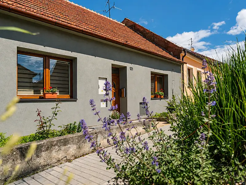 Prodej rodinného domu 149 m², pozemek 285 m², Hlohovec – náhled fotky 2