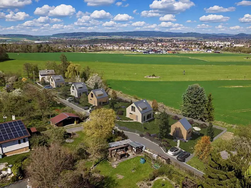 Prodej stavebního pozemku 3138 m², Rokycany – náhled fotky 2