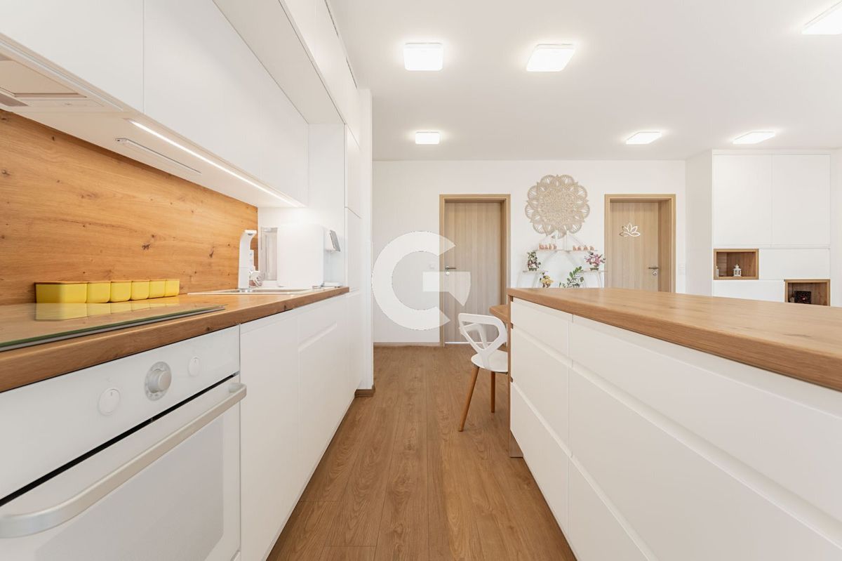Prodej rodinného domu 100 m², pozemek 1128 m² – fotografie 2