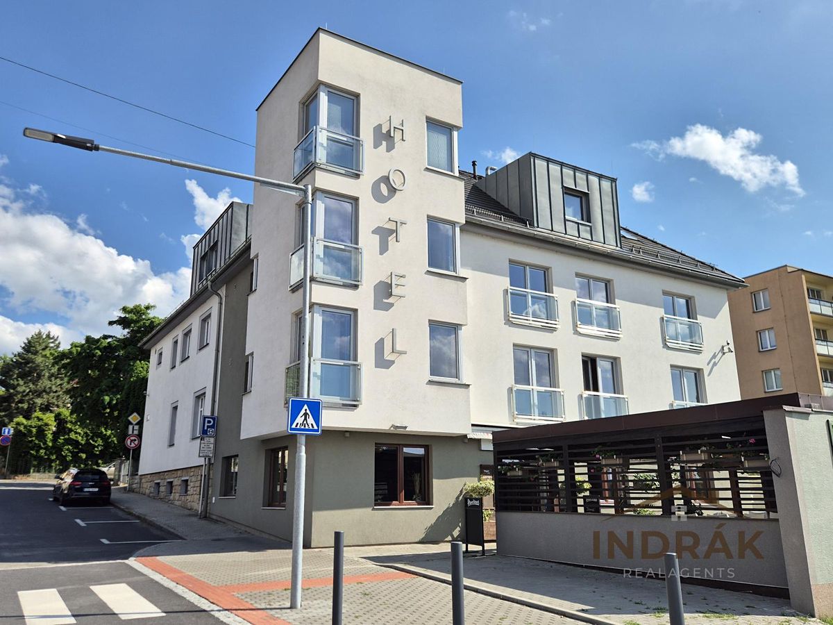 Pronájem bytu 3+kk 100 m²