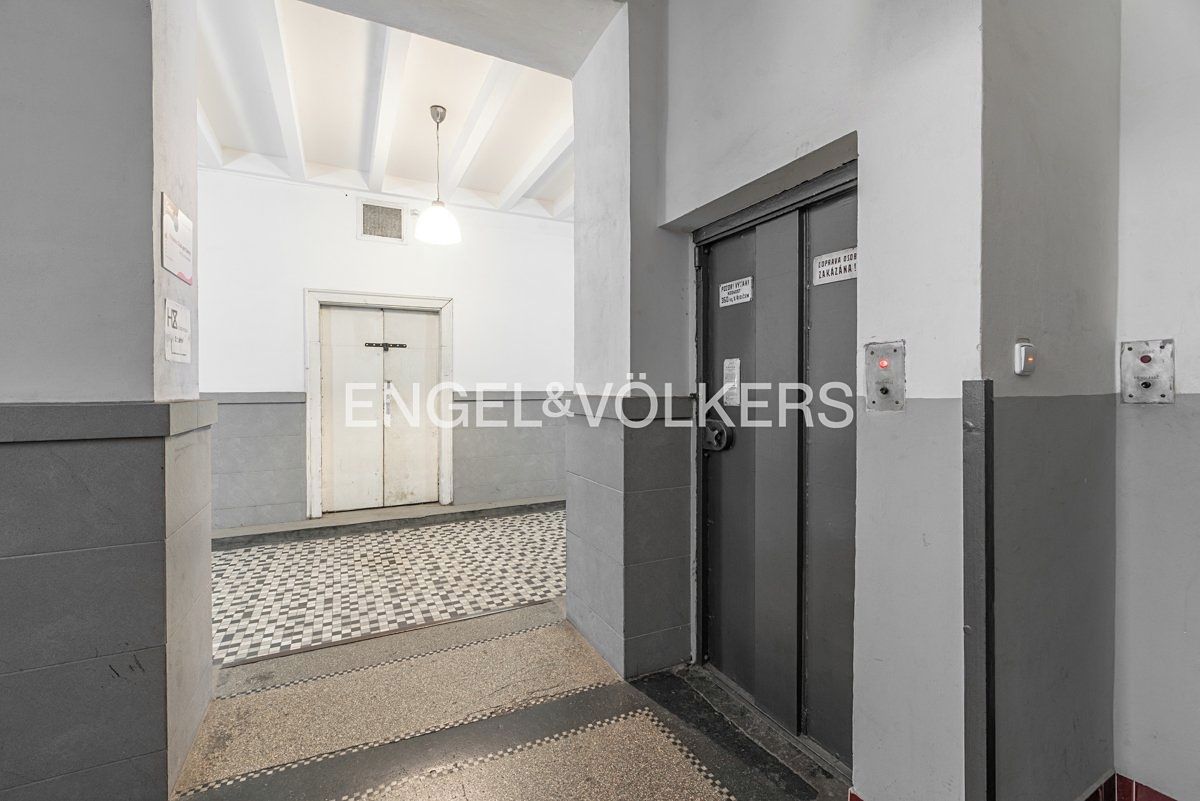 Pronájem obchodního prostoru 217 m² – fotografie 2