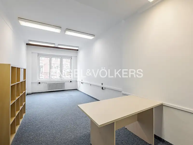 Pronájem kanceláře 154 m², Praha – náhled fotky 3