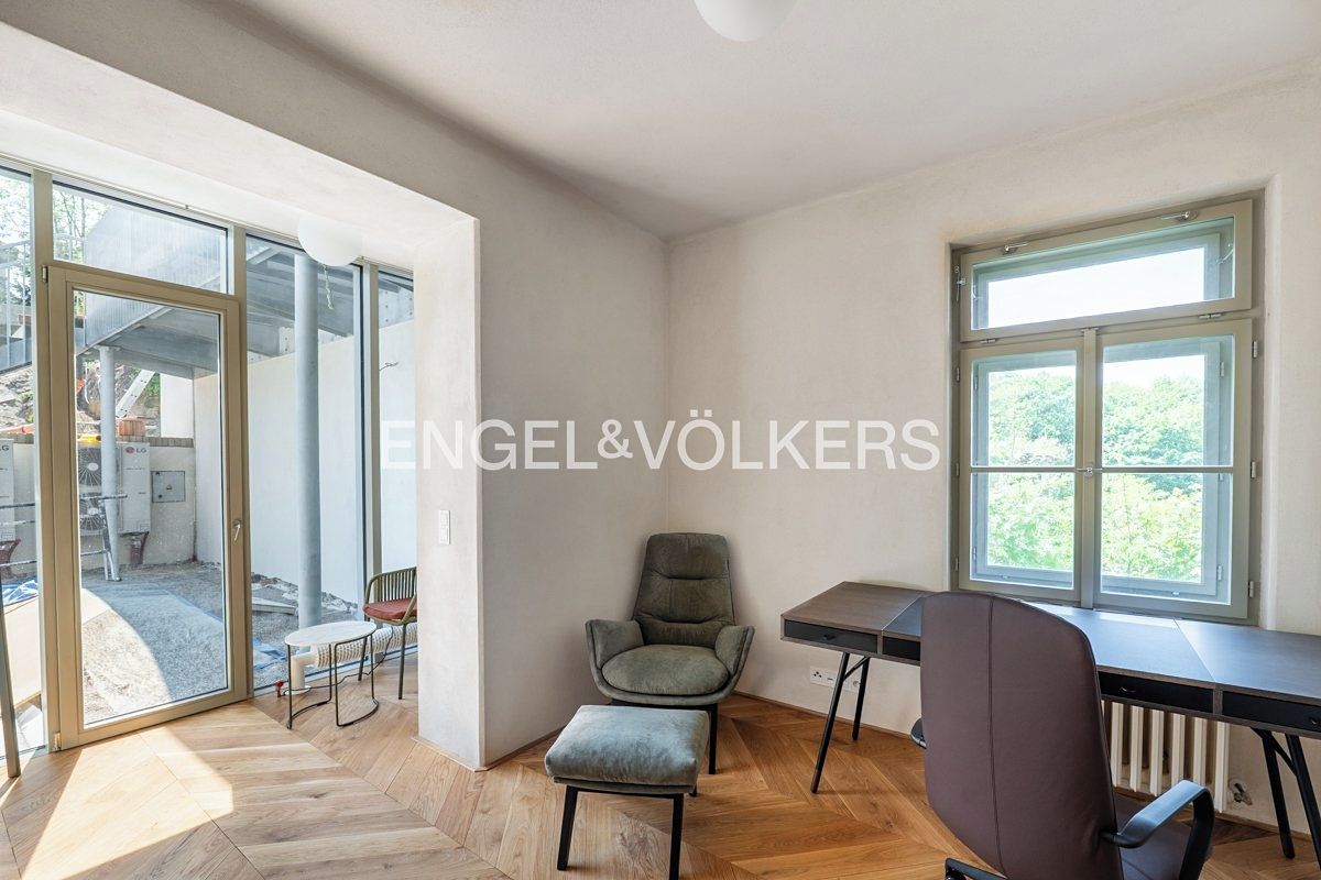 Pronájem bytu 4+1 156 m² – fotografie 4