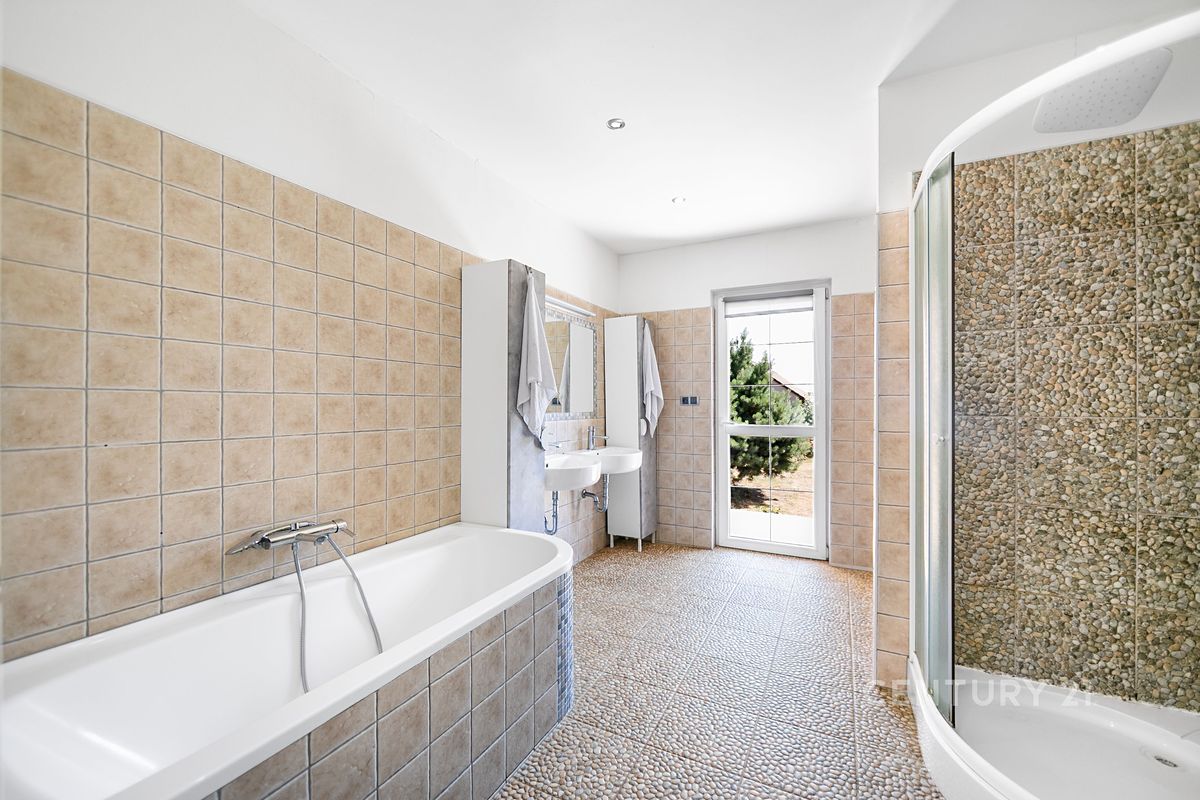 Prodej rodinného domu 173 m², pozemek 591 m² – fotografie 4